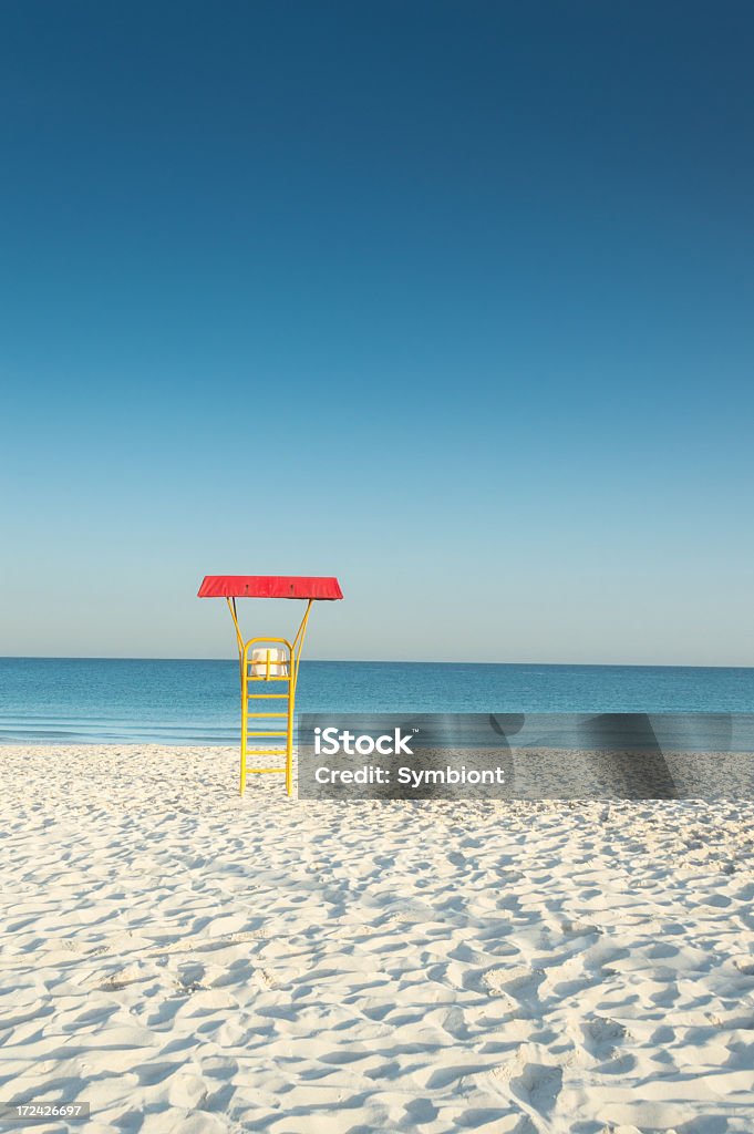 Salva-vidas de assento na praia - Foto de stock de Abu Dhabi royalty-free