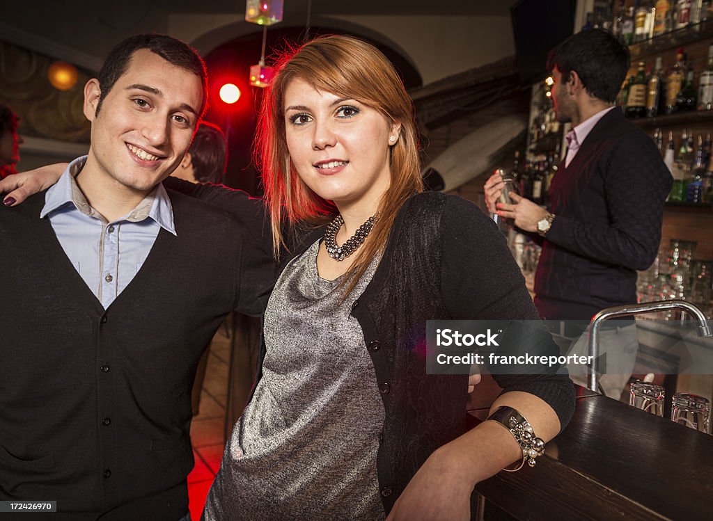 Casal em um disco pub - Foto de stock de 20 Anos royalty-free