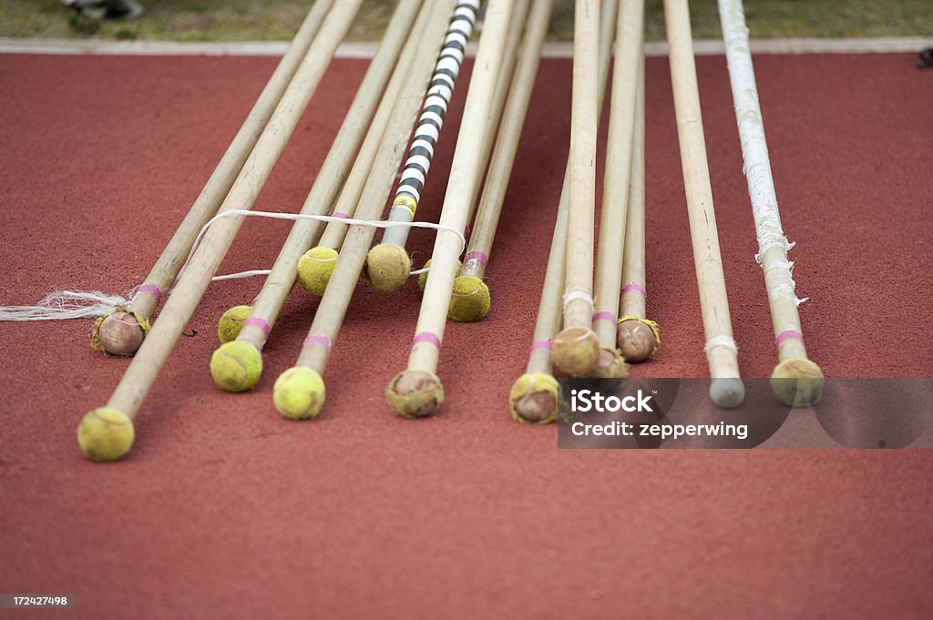 Polo Oakley Vaults e palline da Tennis - Foto stock royalty-free di Asta - Oggetto creato dall'uomo