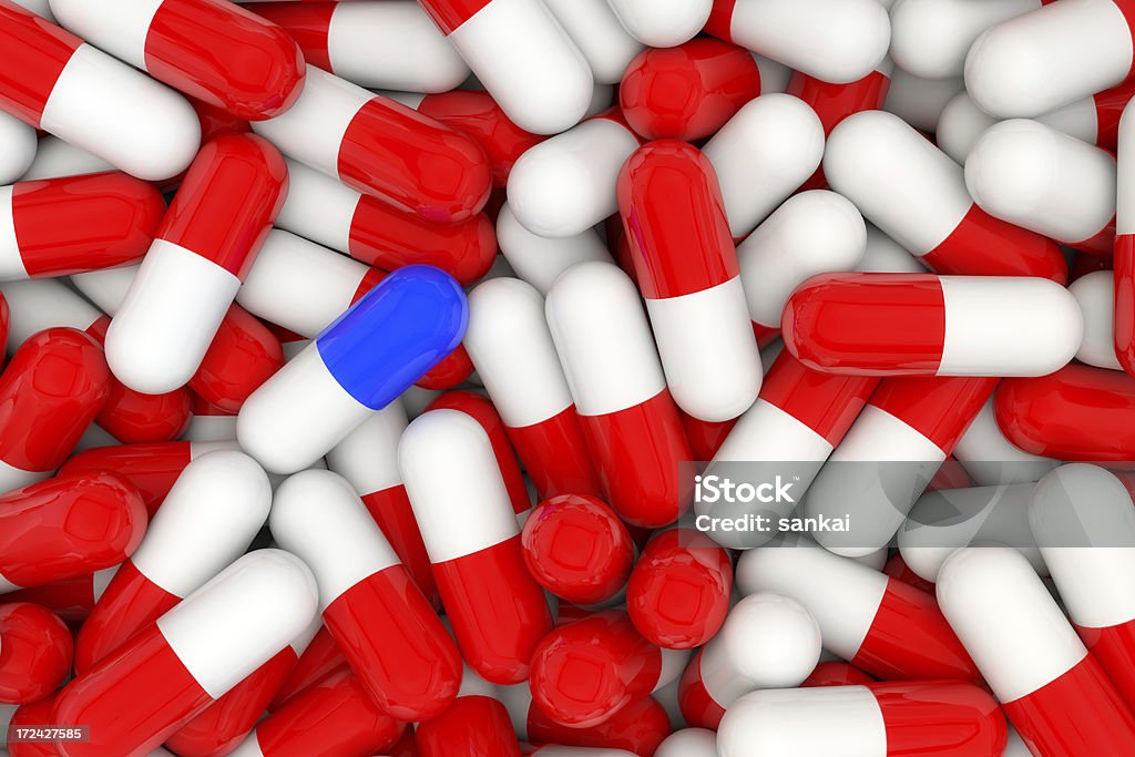 Capsula blu unico - Foto stock royalty-free di Antibiotico