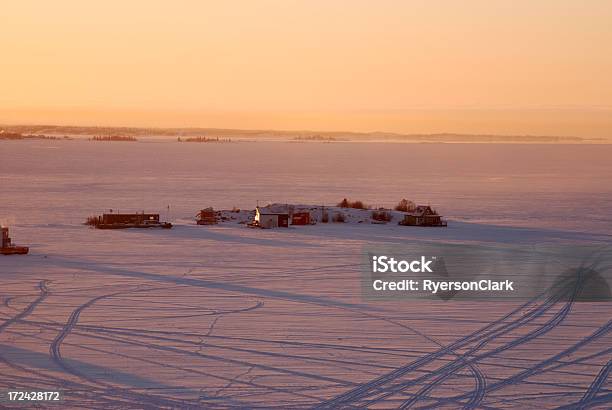 Photo libre de droit de Matin Glacé Yellowknife banque d'images et plus d'images libres de droit de Coucher de soleil - Coucher de soleil, Great Slave Lake, Territoires du Nord-Ouest