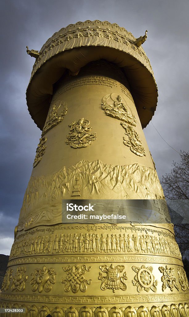 Grande roda para orações tibetanas - Foto de stock de Arquitetura royalty-free