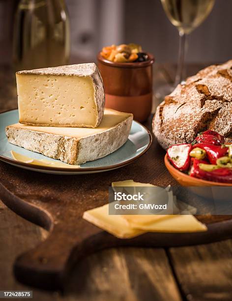 Antipasto - Fotografias de stock e mais imagens de Cultura Holandesa - Cultura Holandesa, Queijo, Vinho