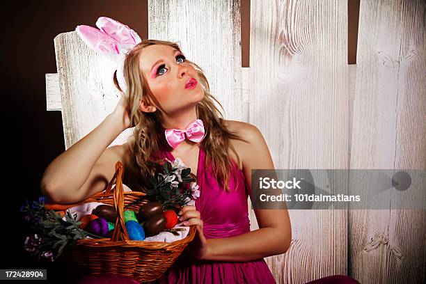 Wielkanoc Dziewczyna - zdjęcia stockowe i więcej obrazów Blond włosy - Blond włosy, Dorosły, Fajny