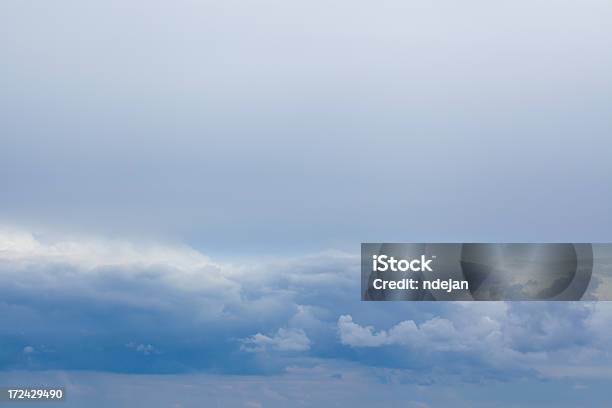 Cielo Blu E Nuvole - Fotografie stock e altre immagini di A bioccoli - A bioccoli, A mezz'aria, Ambientazione esterna