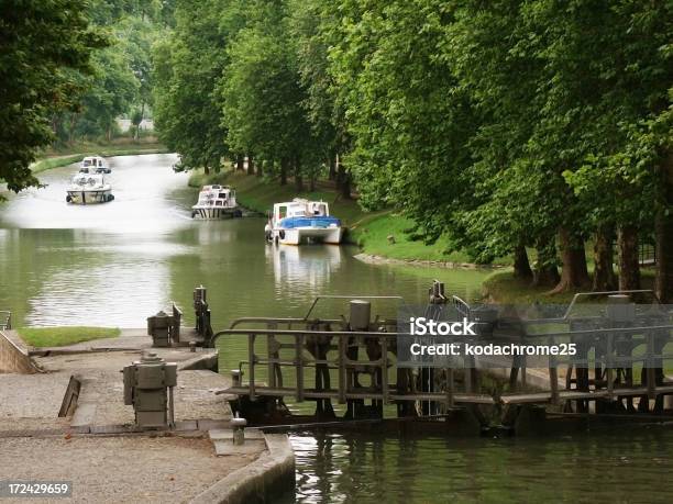 Canal De Foto de stock y más banco de imágenes de Canal del Mediodía - Canal del Mediodía, Paisaje escénico, Paisaje no urbano