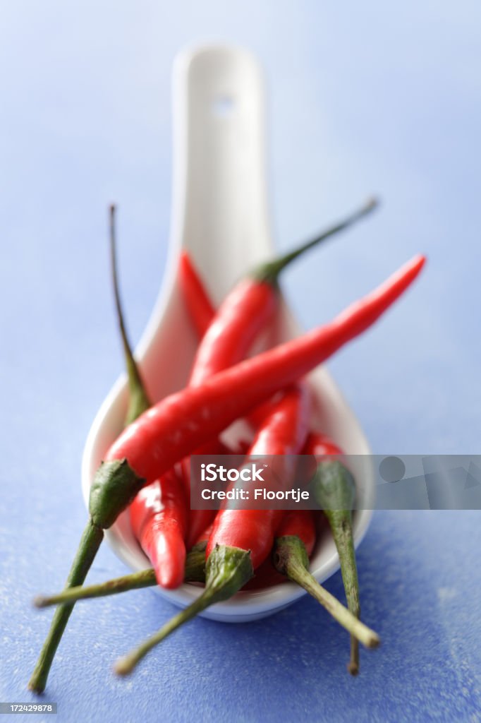 Asian immagini: Peperoncino Chili - Foto stock royalty-free di Sfondo blu