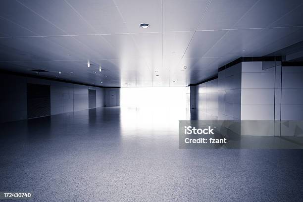 Interior Del Centro De Negocios Foto de stock y más banco de imágenes de Ciudad - Ciudad, Exposición, Grande