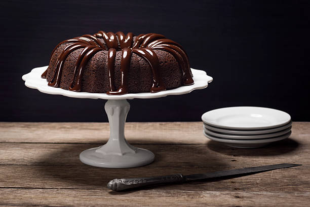 초콜릿 ganache 번트 케이크 - chocolate cake dessert bundt cake 뉴스 사진 이미지