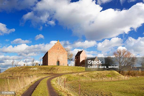 Alte Holländische Village Auf Die Mound Stockfoto und mehr Bilder von Stadt Groningen - Stadt Groningen, Dorf, Alt