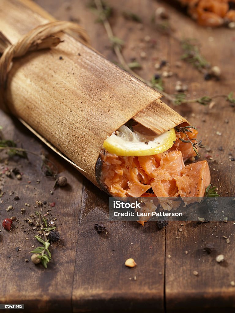 Saumon enveloppé de cèdre - Photo de Aliment libre de droits