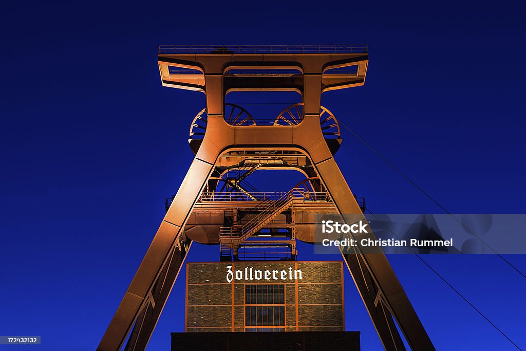 Zollverein 夜 - ツォルフェアアイン炭鉱業遺産群のロイヤリティフリーストックフォト