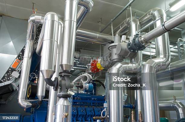 Foto de Tubos E Válvulas e mais fotos de stock de Metano - Metano, Vapor - Forma da água, Fábrica