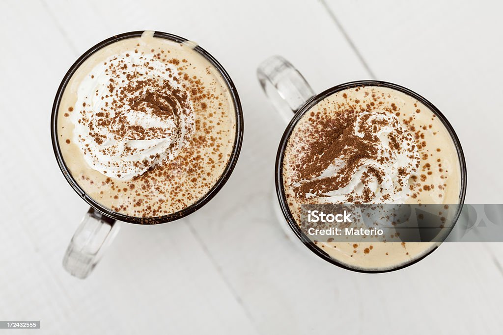 Café Kaffee-Latte mit Schlagsahne - Lizenzfrei Aufschäumen Stock-Foto