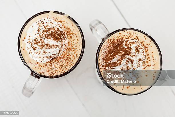 Café E Cafégalão Com Natas Batidas - Fotografias de stock e mais imagens de Batido - Modo de Preparação de Comida - Batido - Modo de Preparação de Comida, Café - Bebida, Café - Edifício de Restauração