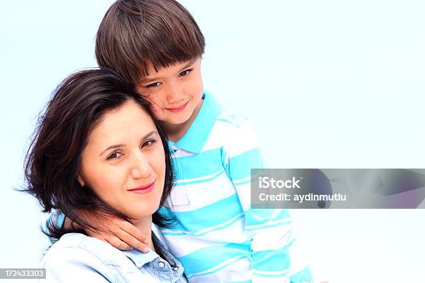 Matka I Syn - zdjęcia stockowe i więcej obrazów Beztroski - Beztroski, Chłopcy, Codzienne ubranie