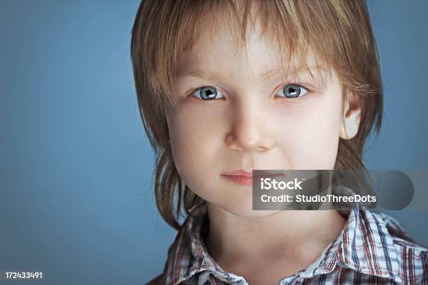 Photo libre de droit de Mignon Petit Garçon banque d'images et plus d'images libres de droit de 4-5 ans - 4-5 ans, Cheveux blonds, D'ascendance européenne