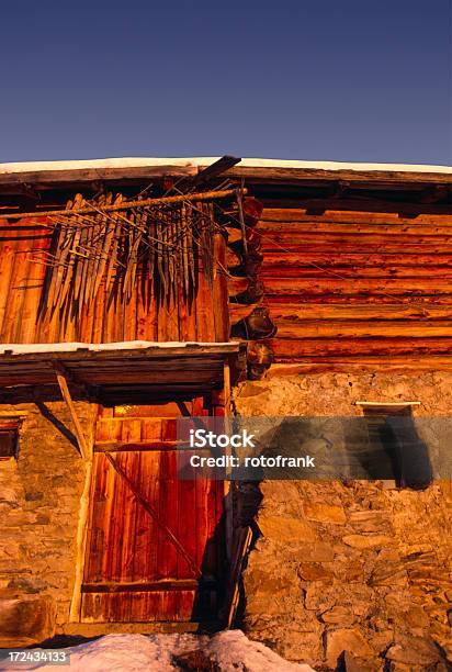 Antiga Casa De Quinta - Fotografias de stock e mais imagens de Alpes Europeus - Alpes Europeus, Arquitetura, Calor