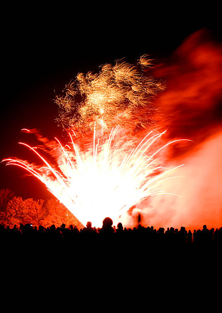 fireworks6 - firework display traditional festival bomb explosive 뉴스 사진 이미지