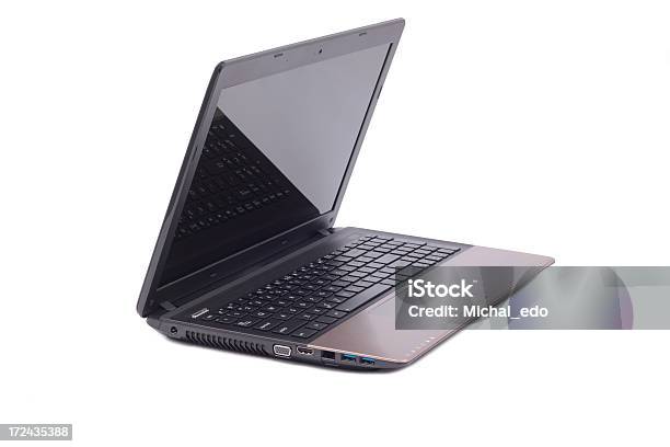 Foto de Moderno Laptop e mais fotos de stock de Branco - Branco, Computador, Comunicação