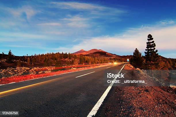 Vista Del Pico Del Teide Foto de stock y más banco de imágenes de Aire libre - Aire libre, Arriba de, Asfalto