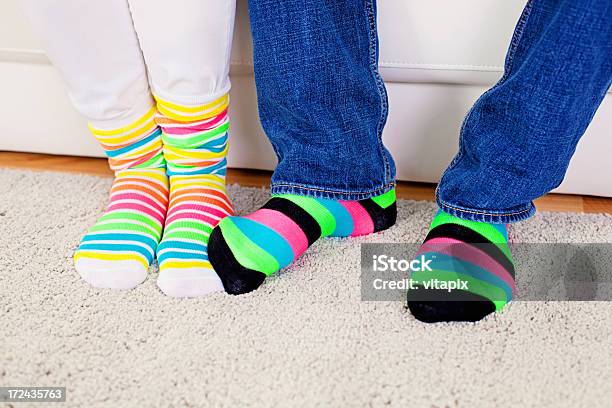 Spielen Footsies Stockfoto und mehr Bilder von Socke - Socke, Bunt - Farbton, Dating
