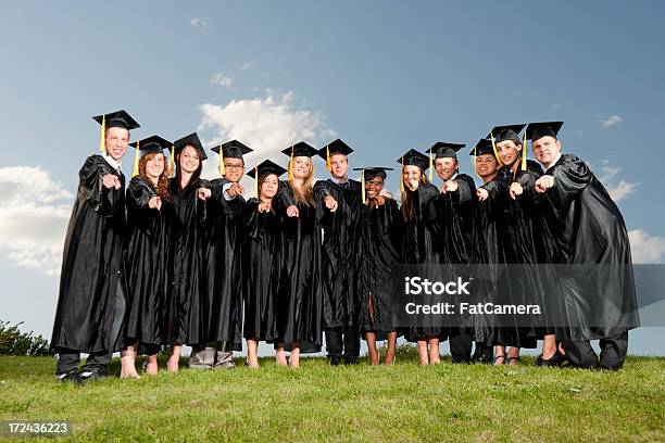 Università Laureati - Fotografie stock e altre immagini di Celebrazione della laurea - Celebrazione della laurea, Ambientazione esterna, Aula