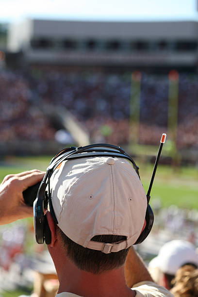 サッカーファンの究極のスポーツ - american football stadium audio ストックフォトと画像