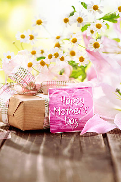istock Beautiful fresh flower bouquet with morhers day card 172437277