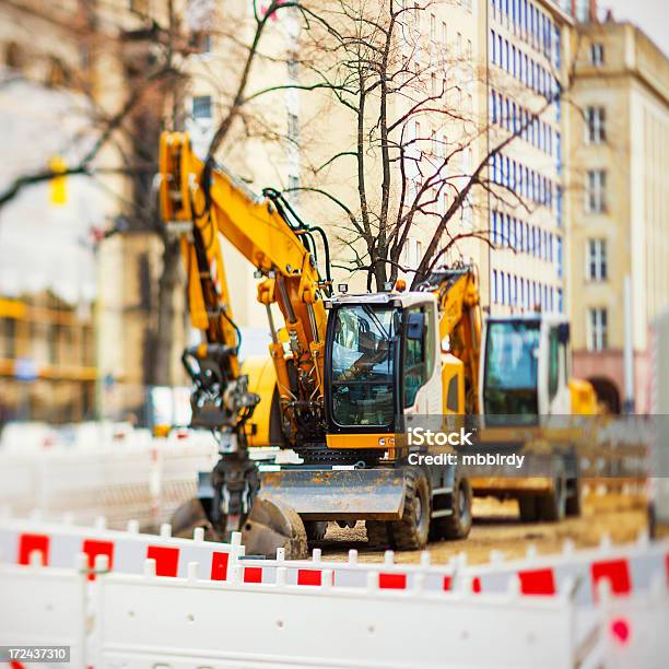 Excavator - zdjęcia stockowe i więcej obrazów Bez ludzi - Bez ludzi, Buldożer, Ciężki