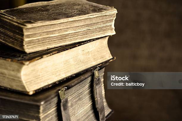 Bücher Stockfoto und mehr Bilder von Theologie - Theologie, Übersetzung, Alt