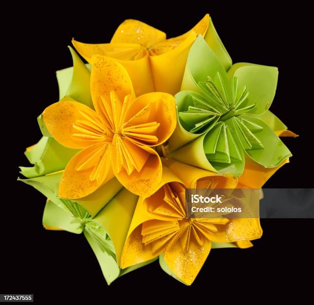 Libro Verde Y Amarillo Kusudama Foto de stock y más banco de imágenes de Abstracto - Abstracto, Amarillo - Color, Arte