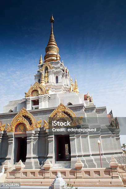 Foto de Templo Na Tailândia e mais fotos de stock de Arquitetura - Arquitetura, Budismo, Cultura Tailandesa