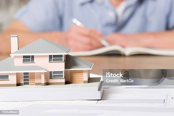 Umowy O Kredyt Hipoteczny - zdjęcia stockowe i więcej obrazów Asekuracja ubezpieczenia - Asekuracja ubezpieczenia, Agent nieruchomości, Architektura