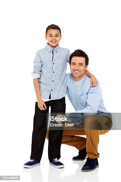 Photo libre de droit de Portrait De Lheureux Père Et Fils Ensemble banque d'images et plus d'images libres de droit de Hommes - Hommes, Petits garçons, Prise de vue en studio