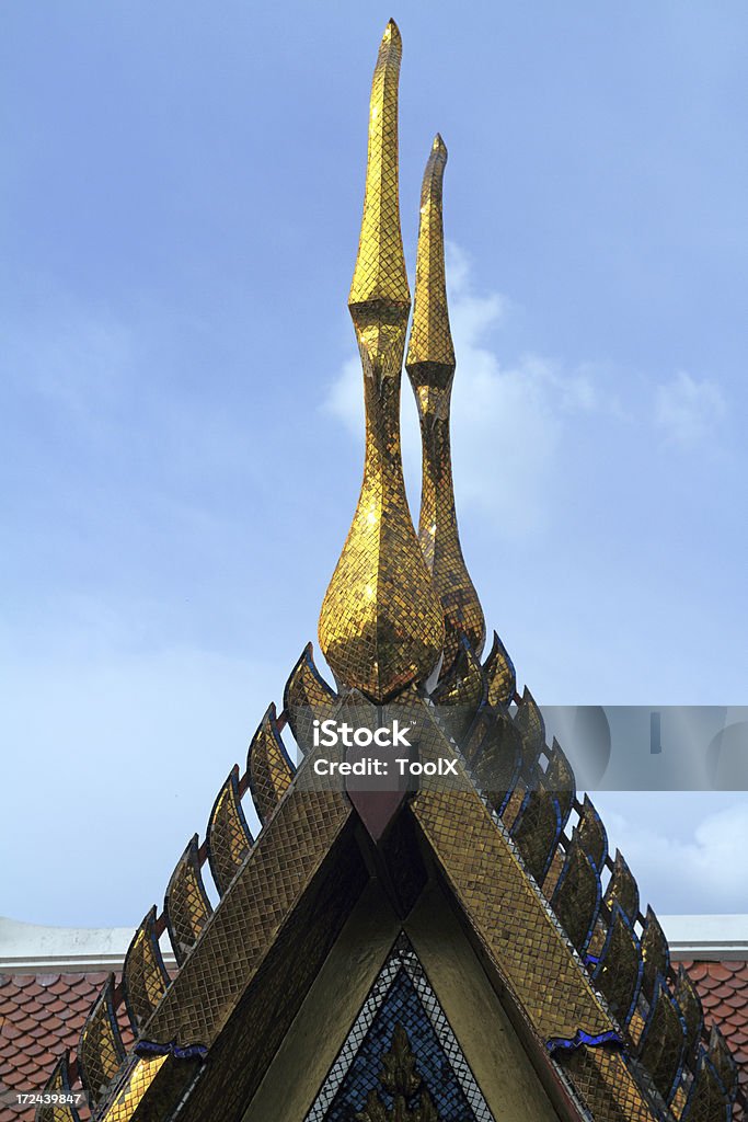 Templo de Wat Phra Kaew decoración - Foto de stock de Arquitectura exterior libre de derechos