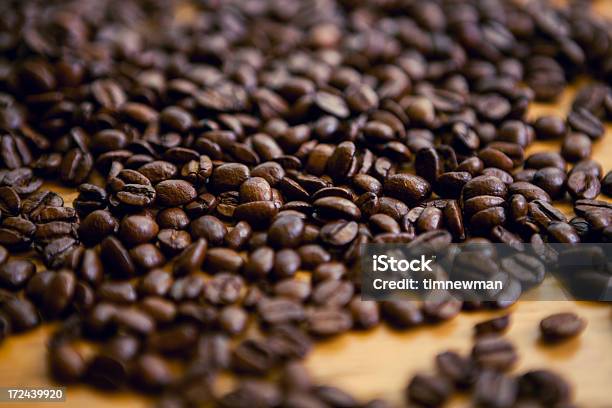 클로즈업 접사를 핸드로스트 Coffee Bean 배경기술 0명에 대한 스톡 사진 및 기타 이미지 - 0명, 갈색, 개념