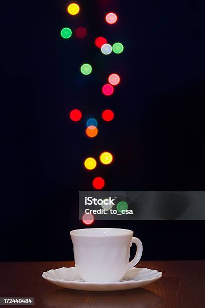 Tasse Kaffee Mit Bokeh Stockfoto und mehr Bilder von Bewegungsunschärfe - Bewegungsunschärfe, Bildhintergrund, Blau