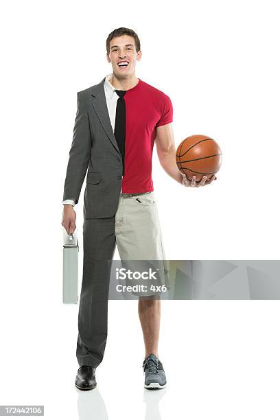 Split Persönlichkeit Mann Mit Aktentasche Und Basketball Stockfoto und mehr Bilder von Querschnitt