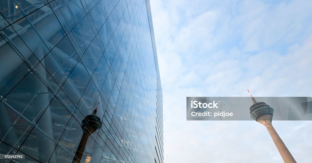 Rheinturm in Düsseldorf, Deutschland - Lizenzfrei Düsseldorf Stock-Foto