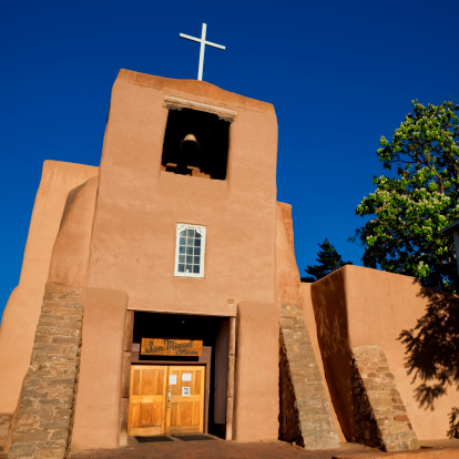 San Miguel Mission/Chapel is the oldest church in the continental United States. Built around 1610 it is located in the Barrio de Analco Historic District of Sante Fe, New Mexico.