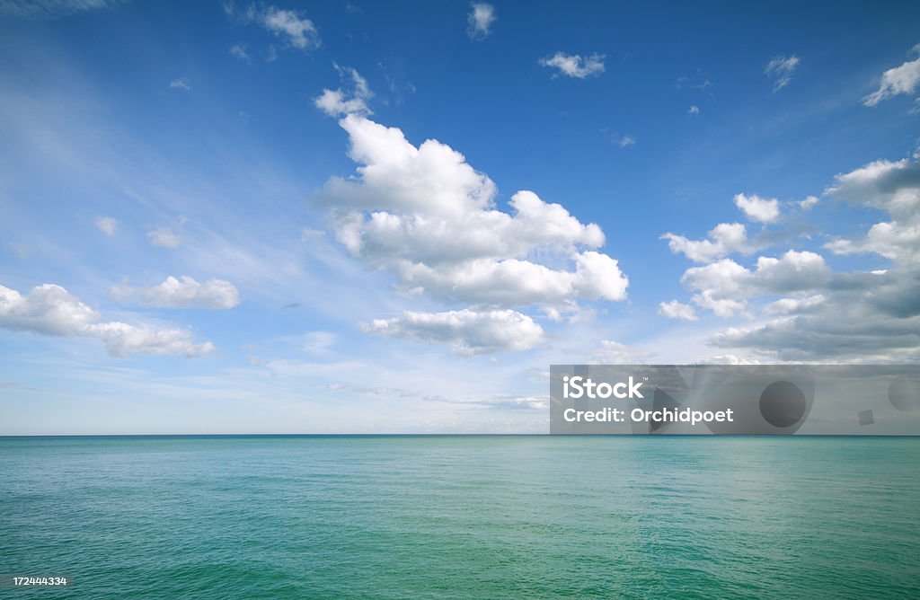 Nuvole sul mare - Foto stock royalty-free di Acqua