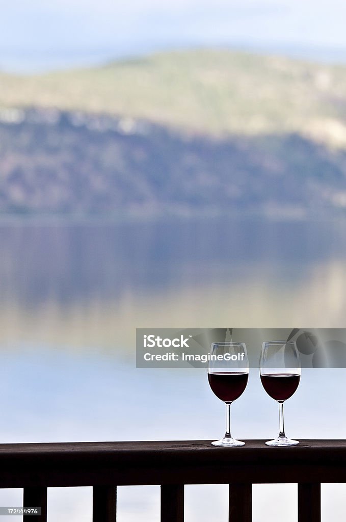 Rotwein in der Cottage - Lizenzfrei Abenddämmerung Stock-Foto