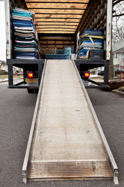 istock Rear of moving van 172445755