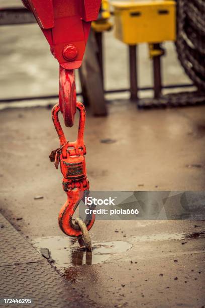 Photo libre de droit de Grue Crochet Sur Un Pont De Bateau banque d'images et plus d'images libres de droit de Construire - Construire, Crochet - Équipement, En métal