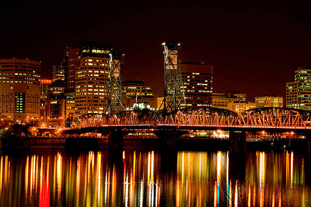 istock Hawthorne Bridge at night over the Willamette River, Portland, Oregon 172446388