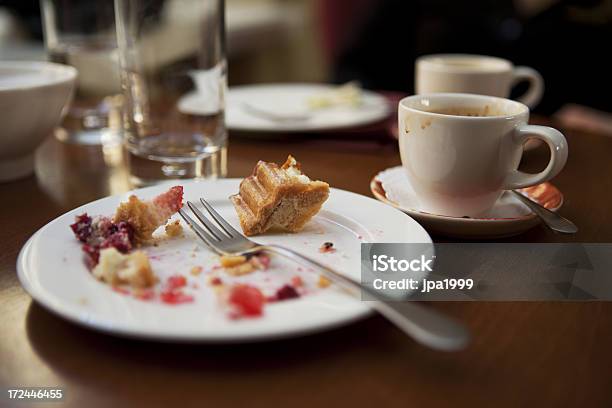 Após A Sobremesa - Fotografias de stock e mais imagens de Acabar - Acabar, Alimento consumido, Almoço