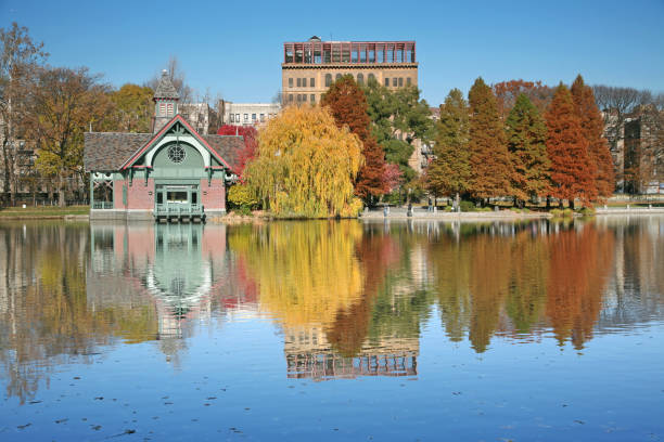 istock Harlem Meer In Autumn 172447463