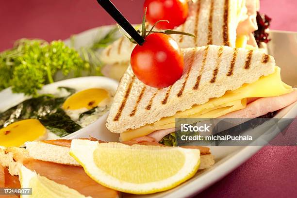 A Sanduíche - Fotografias de stock e mais imagens de Almoço - Almoço, Canapé - Lanche, Clara de ovo