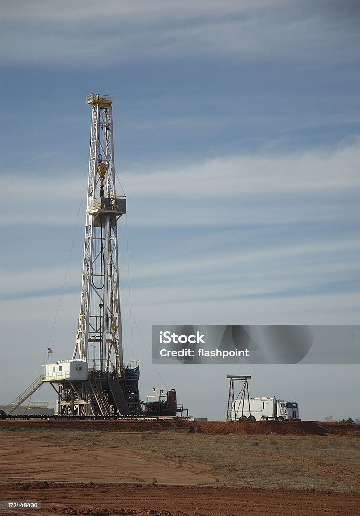 Poço de Petróleo 2 - Foto de stock de Campo Petrolífero royalty-free